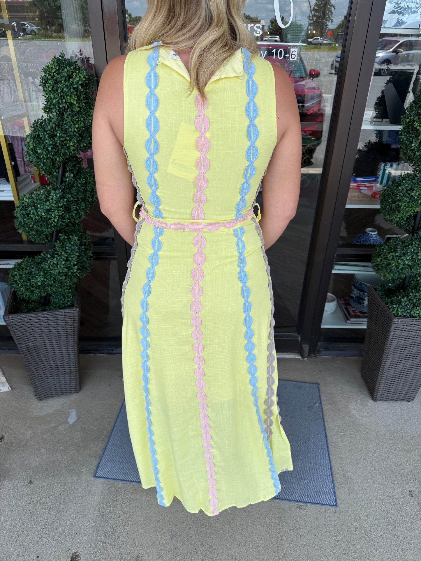 Lemon Scalloped Design Midi Dress