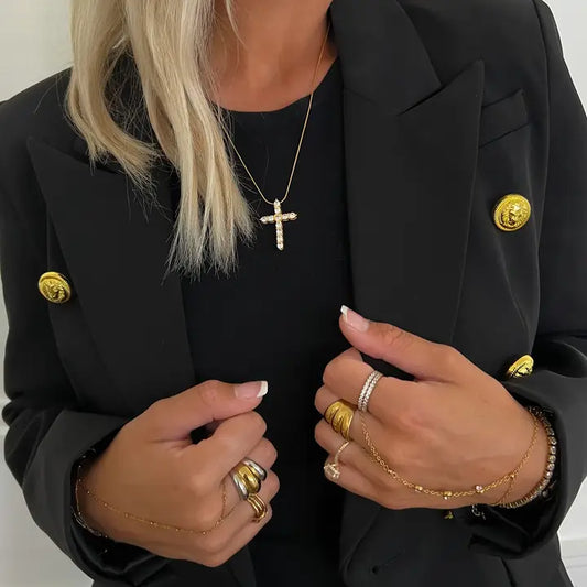 Chansutt Pearls: Diamond Cross