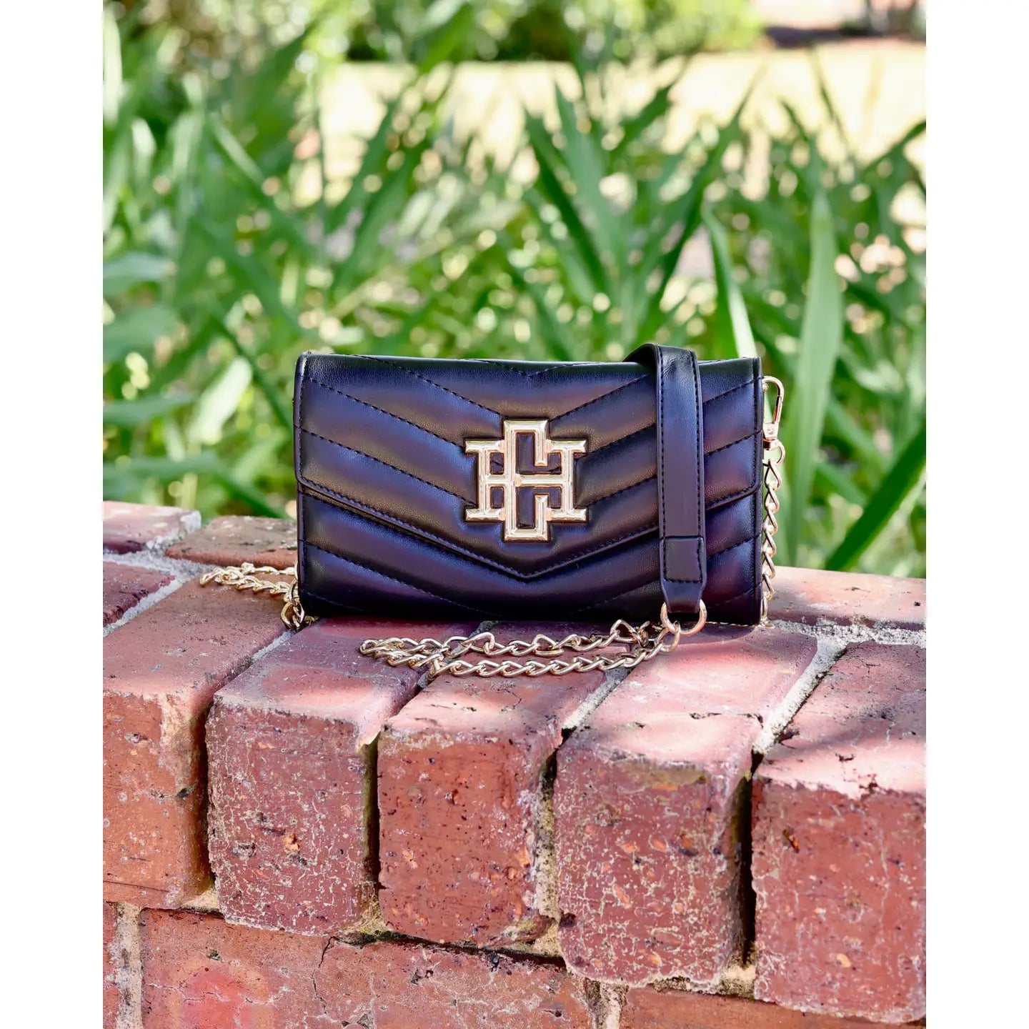 Carlington Clutch/ Crossbody Bag Black