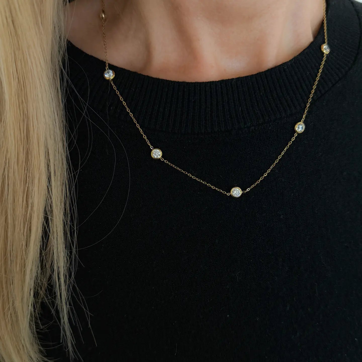 Chansutt Pearls: DAINTY DIAMOND NECKLACE