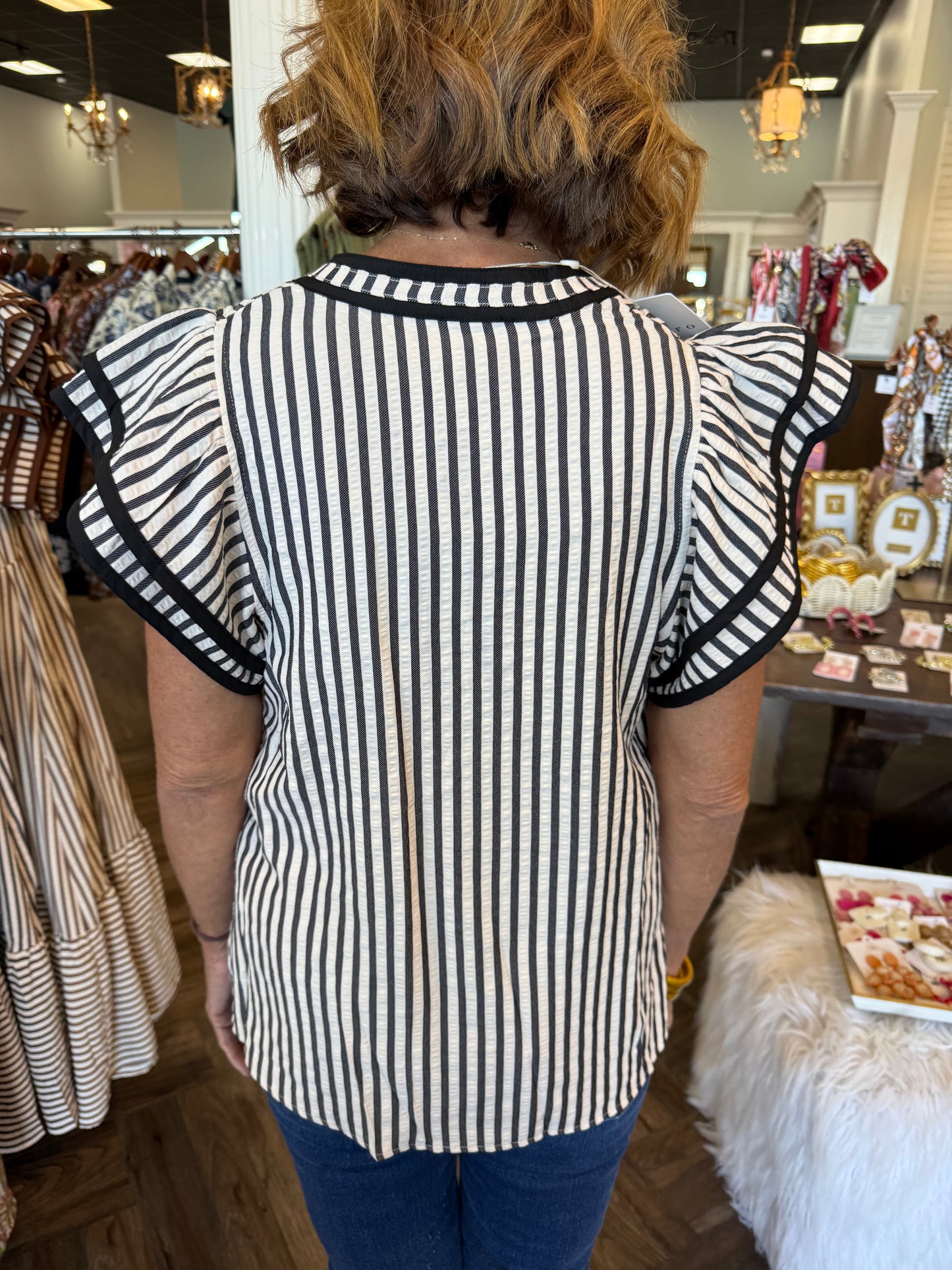 Flounce Sleeve Top: Black