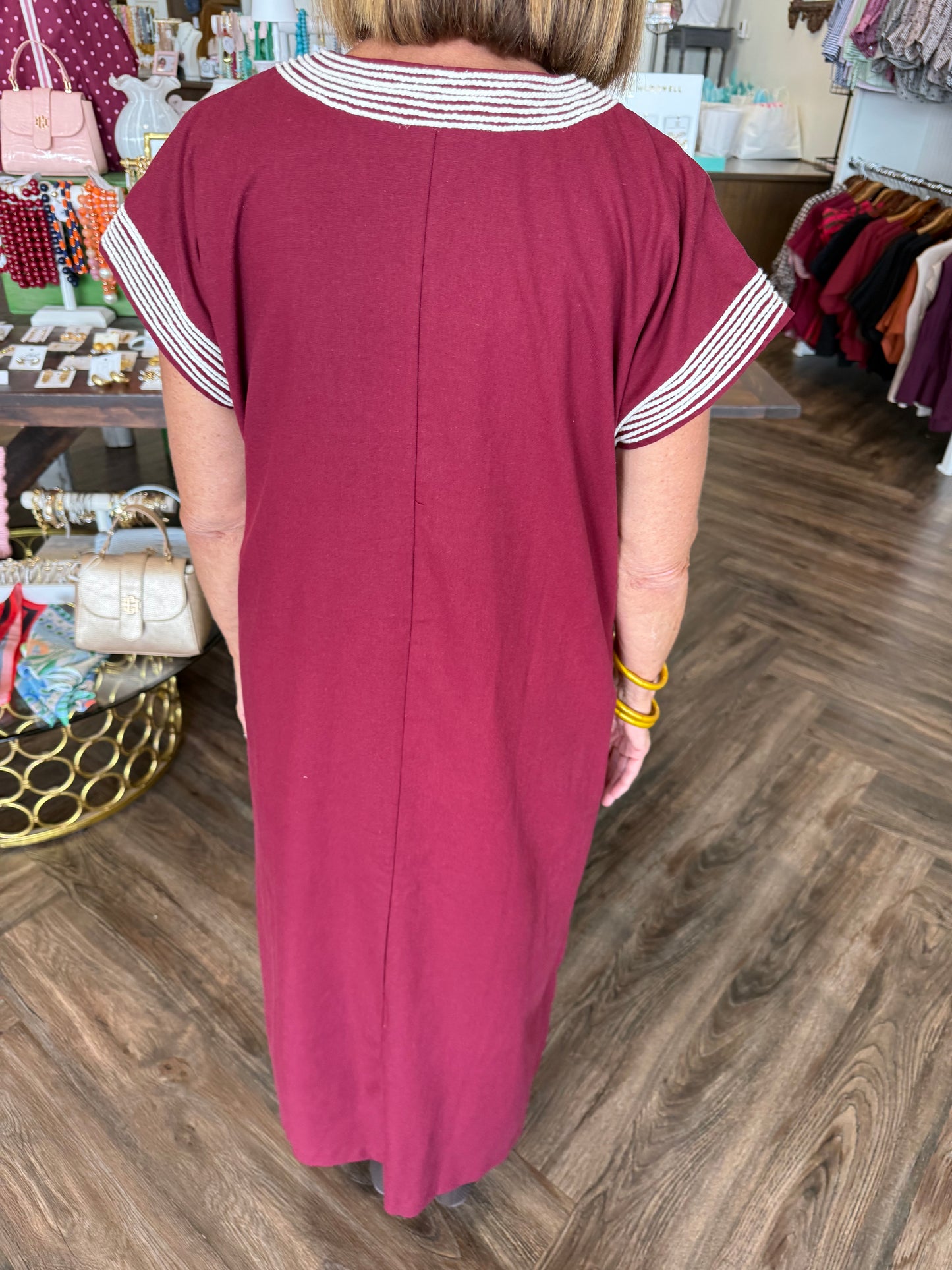 Twirl Design Midi Dress: Maroon