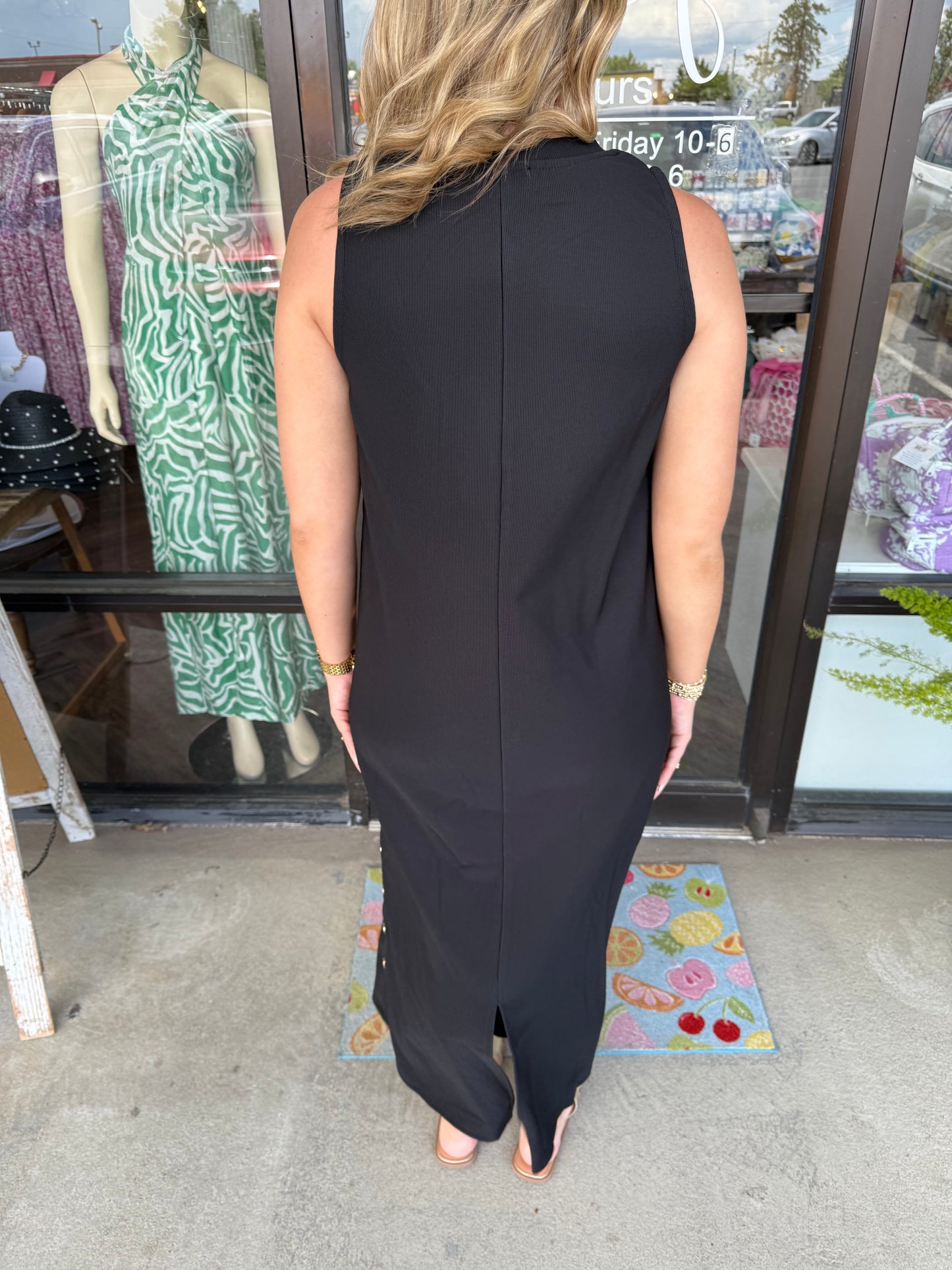 Button Love Midi Dress: Black