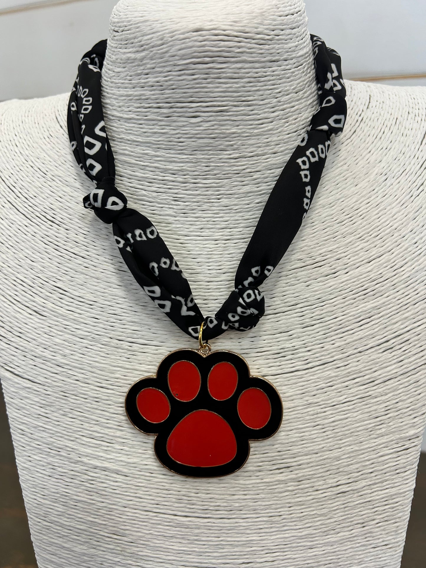 Big Paw Black Scarf Necklace