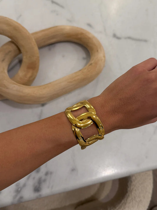 Chansutt Pearls: MOXIE BRACELET