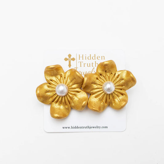 Hidden Truth Jewelry: Gardenia Pearl Studs
