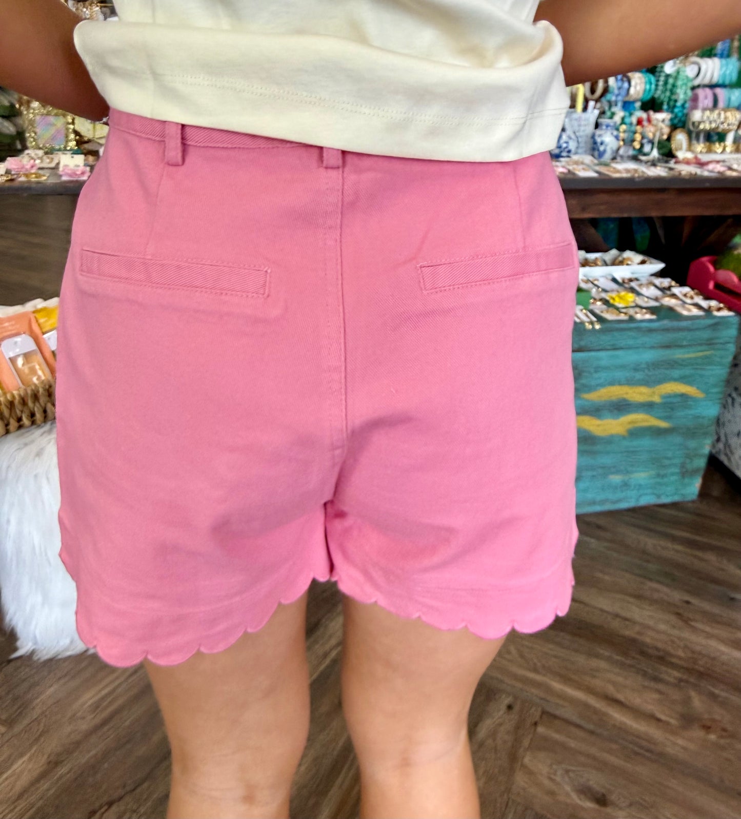 Scalloped Pocket Shorts: Pink