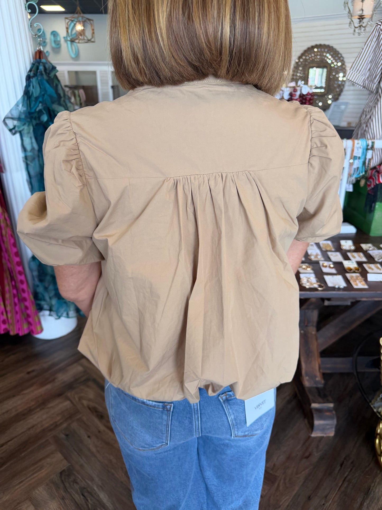 Betty Bubble Button Top: Mocha