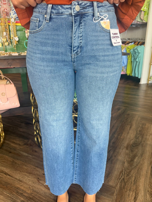 Risen Crop Wide Leg Jeans: Medium Wash