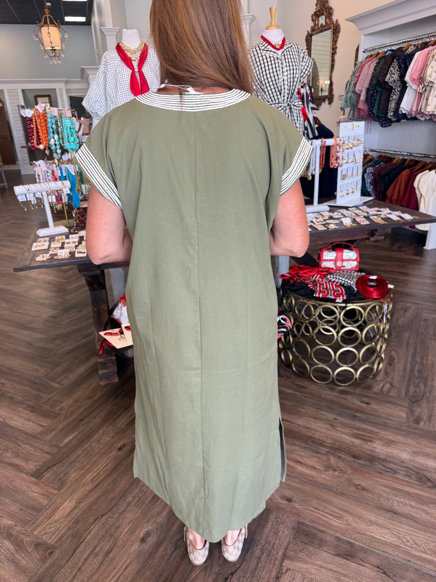 Swirl Design Midi Dress: Olive