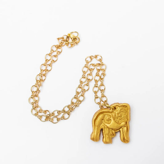 Hidden Truth: Gold Between The Hedges Necklace